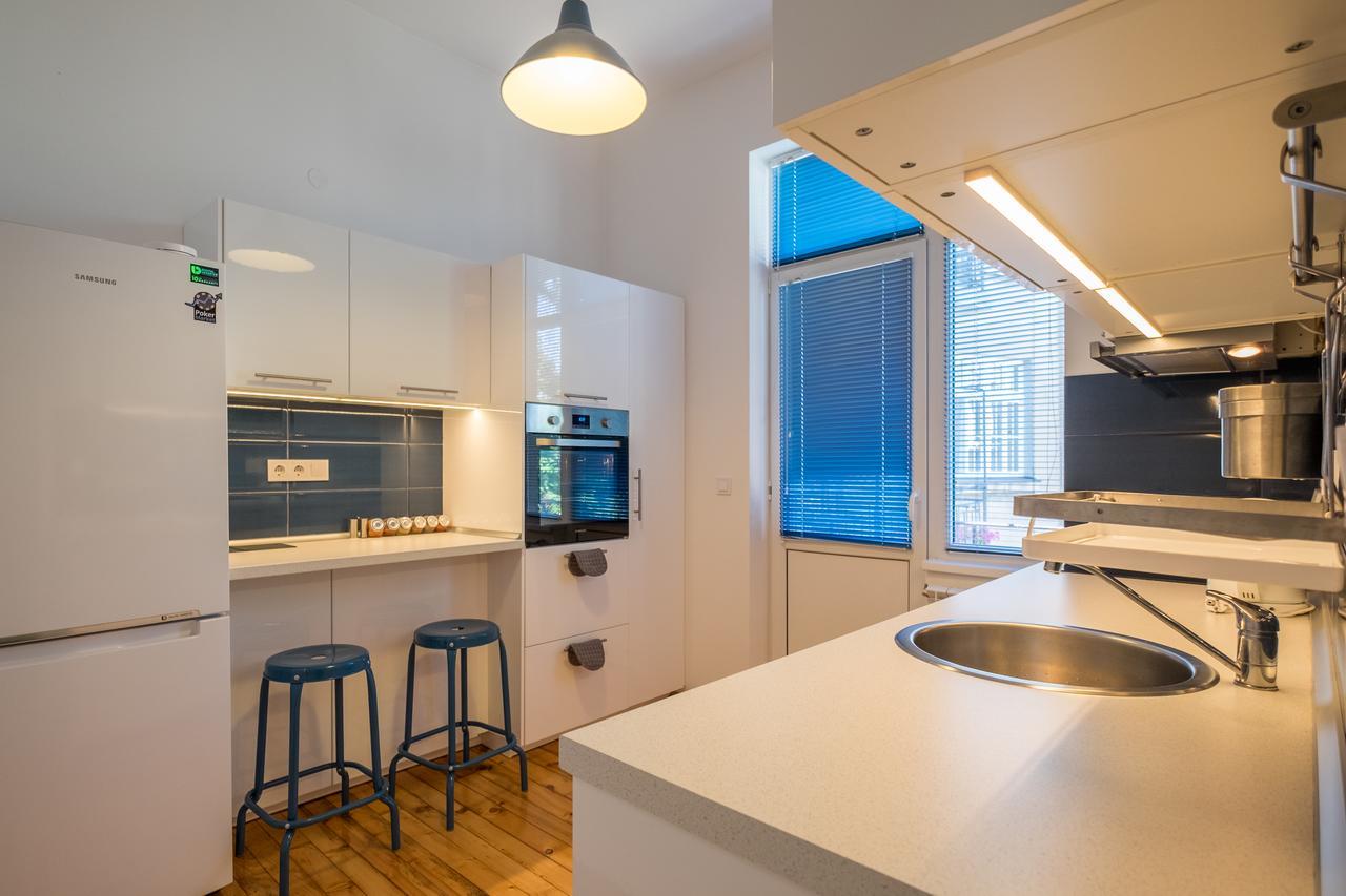 Apartment Poker Style In Heart In The