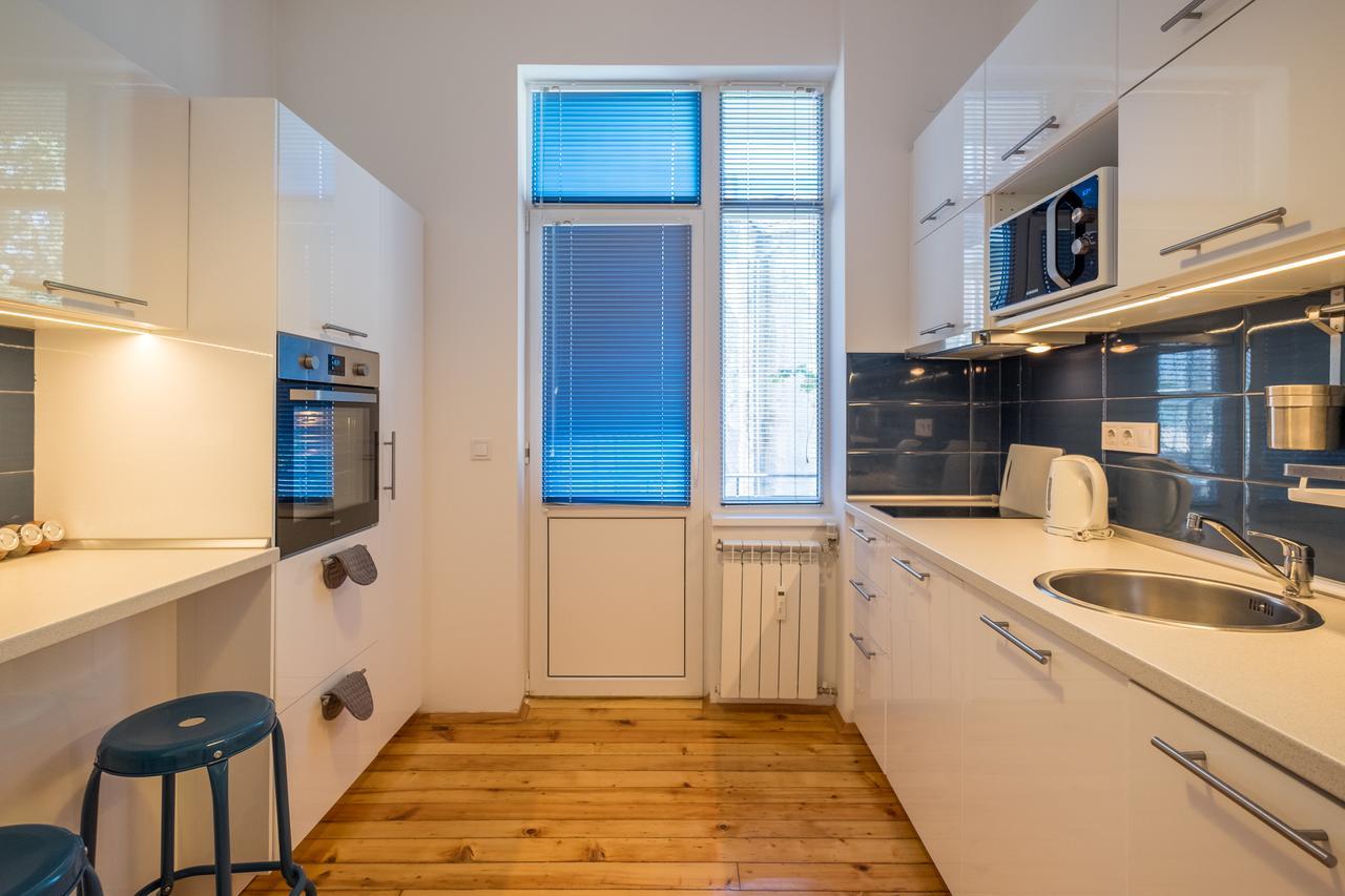 Apartment Poker Style In Heart In The