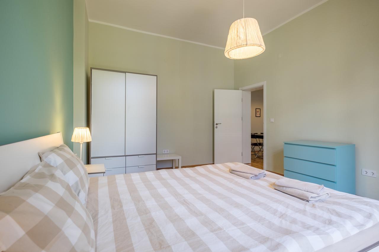 Apartment Poker Style In Heart In The